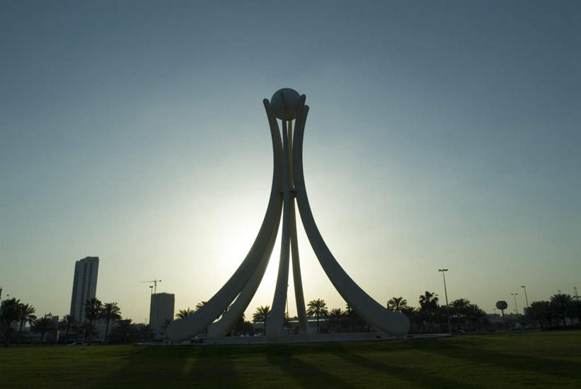 无人,横图,室外,白天,仰视,旅游,度假,计划,草地,草坪,日出,太阳,植物,标志建筑,地标,建筑,路灯,照明,巴林,亚洲,形状,灯光,朝霞,晨曦,黎明,娱乐,建设,灯,草,树,树木,绿色,阳光,自然,享受,休闲,旅游胜地,放松,创意,生长,成长,照亮,照明设备,西亚,创新,新意,形态,外形,设想,巴林国,设计,朝阳,彩图,低角度拍摄,破晓