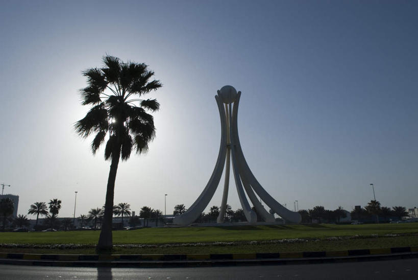 无人,横图,室外,白天,仰视,旅游,度假,计划,草地,草坪,日出,太阳,植物,标志建筑,地标,建筑,路灯,照明,巴林,亚洲,形状,灯光,朝霞,晨曦,黎明,娱乐,建设,灯,草,树,树木,绿色,阳光,自然,享受,休闲,旅游胜地,放松,创意,生长,成长,照亮,照明设备,西亚,创新,新意,形态,外形,设想,巴林国,设计,朝阳,彩图,低角度拍摄,破晓