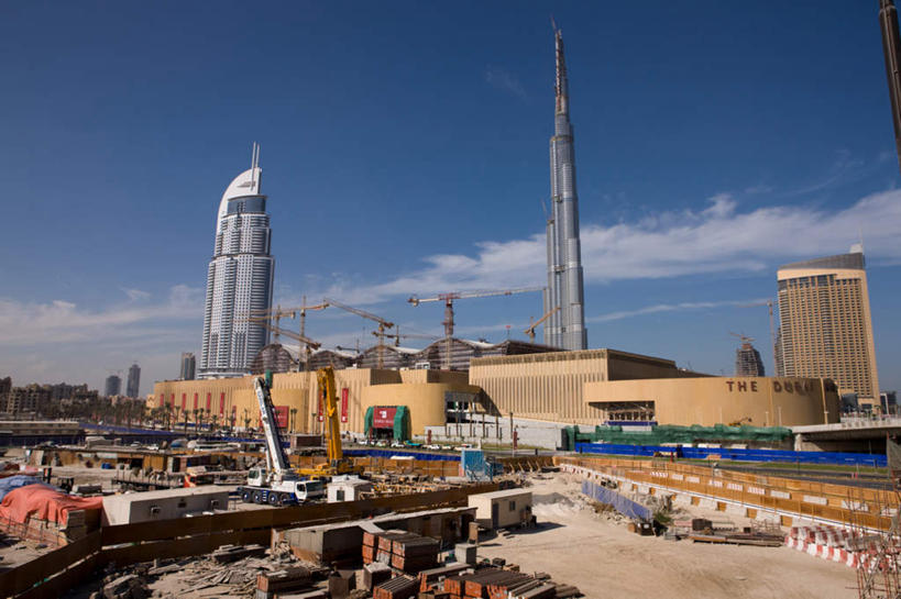 无人,横图,俯视,室外,白天,旅游,度假,技术,道路,建筑,卡车,路,阿联酋,亚洲,许多,阴影,光线,影子,云,云朵,小路,集装箱,交通,很多,云彩,娱乐,设备,施工,蓝色,白云,蓝天,天空,阳光,建筑工地,天,享受,休闲,机械,起重机,放松,集装箱车,晴朗,货车,工程,西亚,货运车,阿拉伯联合酋长国,迪拜,迪拜塔,哈利法塔,比斯迪拜塔,地盘,建筑地盘,施工地盘,杜拜,迪拜大厦,晴空,载重汽车,彩图,高角度拍摄,工地