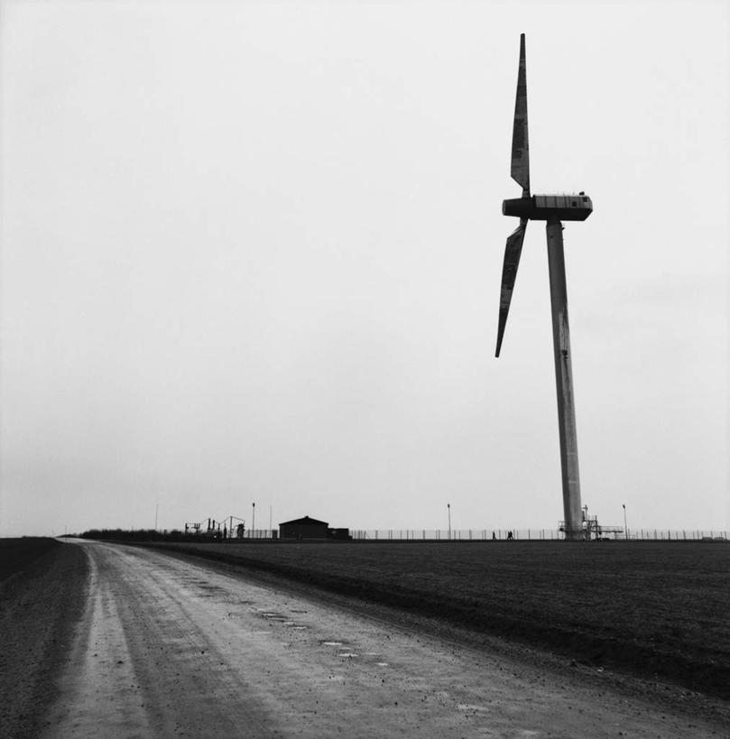 无人,方图,室外,白天,正面,旅游,度假,农业,风力发电机,草地,草坪,美景,植物,道路,路,公路,风车,阴影,环保,电力,光线,白线,影子,景观,交通,娱乐,设备,草,蓝色,绿色,蓝天,天空,阳光,自然,天,享受,休闲,发电,机械,景色,放松,工业,能源,资源,风力机,自然风光,利用,低碳,风力发电,马路,彩图