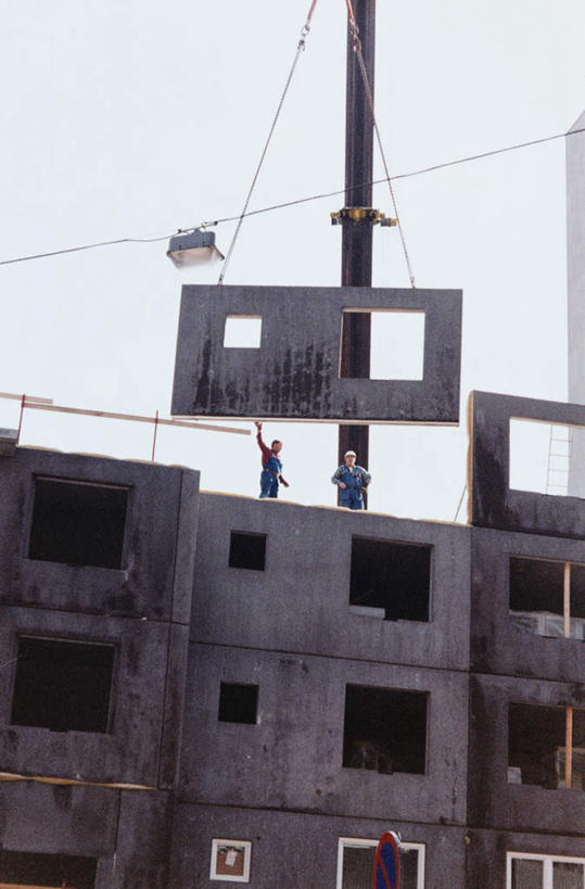 无人,竖图,俯视,室外,白天,建筑,阴影,光线,影子,云,云朵,云彩,蓝色,白云,蓝天,天空,阳光,建筑工地,天,修建,地盘,建筑地盘,施工地盘,修筑,彩图,高角度拍摄,工地