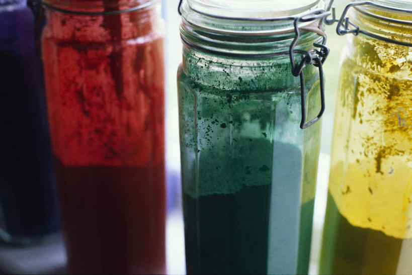 无人,横图,俯视,室内,白天,玻璃,阴影,光线,影子,玻璃制品,黄色,红色,绿色,紫色,阳光,玻璃瓶,瓶子,四个,创意,颜料,创新,广口瓶,新意,彩图,高角度拍摄