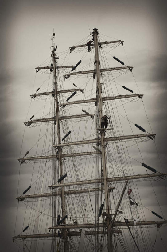 帆船,无人,竖图,黑白,室外,特写,白天,仰视,旅游,度假,海浪,海洋,美景,船,瑞典,欧洲,阴影,光线,影子,景观,浪花,娱乐,桅杆,阳光,自然,海水,交通工具,享受,休闲,景色,放松,斯堪的纳维亚,自然风光,载具,北欧,斯堪的纳维亚半岛,海景,瑞典王国,大海,风浪,海,海水的波动,近岸浪,涌浪,低角度拍摄