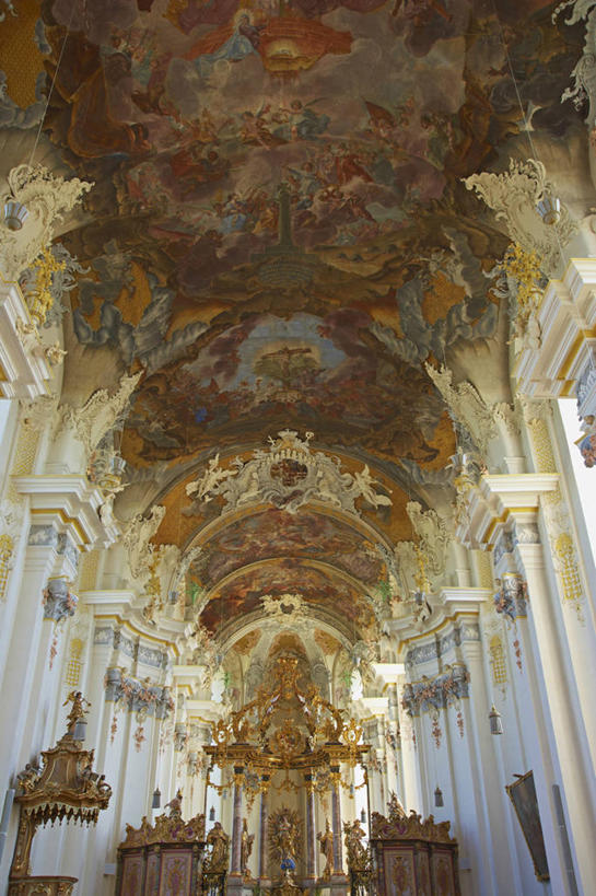 无人,教堂,竖图,室内,白天,仰视,旅游,度假,标志建筑,地标,建筑,雕塑,德国,欧洲,花纹,节日,艺术,装饰,雕刻,雕像,墙,屋顶,顶棚,文化,娱乐,建设,墙壁,墙面,工艺品,祈祷,享受,休闲,健康,旅游胜地,放松,许愿,宗教,信仰,纪念,华丽,修饰,祈求,美术,点缀,基督教,西欧,天主教,主题,陈列,信念,德意志联邦共和国,功能,美学,衬托,美观,雅致,雅观,莱茵兰.普法尔茨州,特里尔,平安,彩图,低角度拍摄,大教堂,礼拜堂