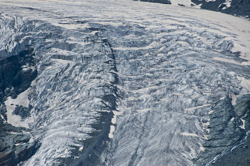 无人,横图,俯视,室外,白天,旅游,度假,石头,美景,山,雪,雪山,大雪,瑞士,欧洲,阴影,光线,石子,影子,冰,积雪,景观,山峰,雪景,冬季,冬天,山峦,娱乐,蓝色,蓝天,天空,阳光,自然,天,享受,休闲,景色,放松,寒冷,晴朗,冰冷,自然风光,中欧,沉积岩,万里无云,严寒,瑞士联邦,冰凉,酷寒,凛冽,凛凛,极冷,瓦莱州,水成岩,石块,岩石,晴空,晴空万里,彩图,高角度拍摄