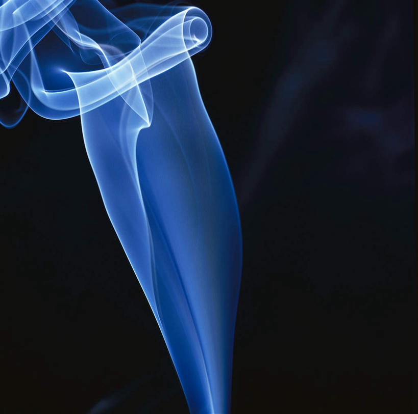 无人,横图,室内,特写,白天,正面,阴影,黑色背景,光线,影子,灯光,燃烧,白色,烟,摄影,影棚,焚烧,彩图,影棚拍摄,拍摄