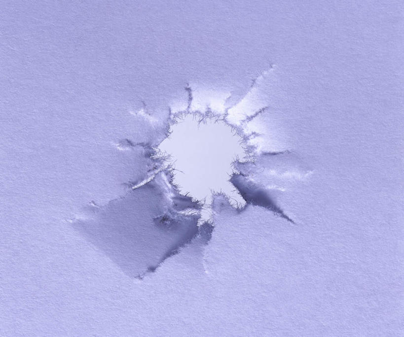 无人,横图,室外,特写,白天,白色背景,正面,阴影,破碎,光线,影子,墙,洞,灯光,墙壁,墙面,一个,白色,摄影,洞穴,影棚,犯罪,碎裂,犯法,破裂,分裂,穴,彩图,影棚拍摄,拍摄