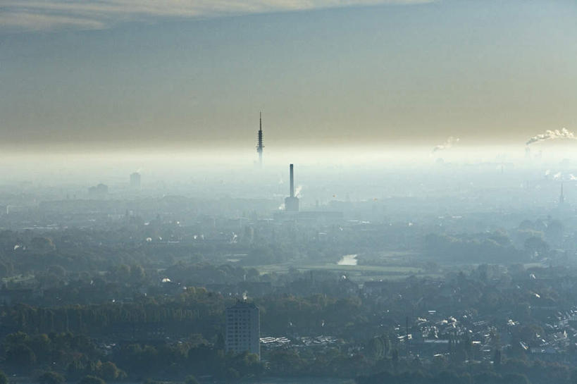 无人,家,横图,俯视,航拍,室外,白天,度假,美景,植物,雾,城市风光,城市,德国,阴影,朦胧,模糊,光线,影子,房屋,屋子,景观,云,云朵,公寓,云彩,娱乐,洋房,楼房,住宅,树,树木,蓝色,绿色,白云,蓝天,天空,阳光,自然,天,享受,休闲,景色,放松,生长,晴朗,成长,污染,迷雾,西欧,鸟瞰,德意志联邦共和国,首府,下萨克森州,下萨克森,汉诺威,大雾,晴空,彩图,高角度拍摄,房子