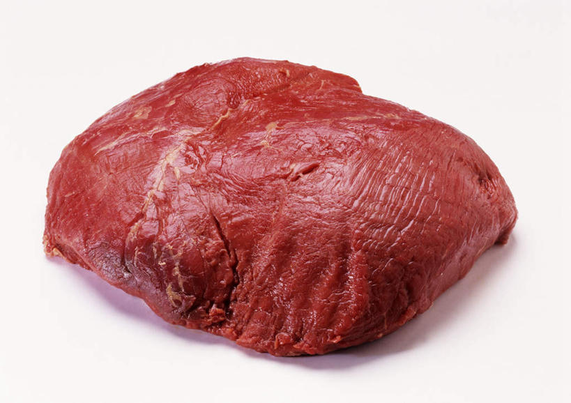 无人,竖图,俯视,室内,特写,白天,白色背景,阴影,光线,影子,肉,牛排,牛肉,肉类,一个,摄影,影棚,单个,肉食,彩图,高角度拍摄,影棚拍摄,拍摄