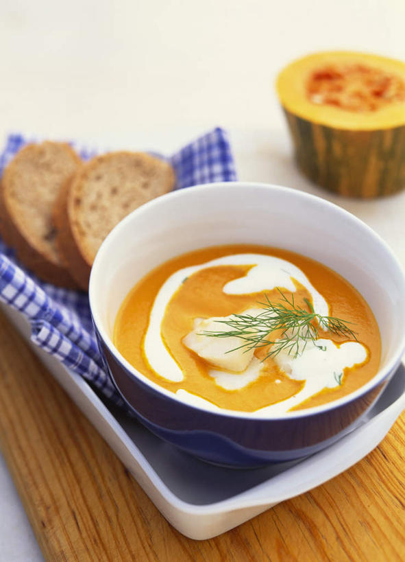 点心,海鲜,面包,无人,竖图,俯视,室内,特写,白天,烹饪,西餐,餐桌,桌子,南瓜,蔬菜,餐具,阴影,朦胧,模糊,新鲜,光线,鱼,碟子,盘,影子,陶瓷,金瓜,肉,汤,鱼肉,料理,食品,面点,陶瓷制品,水产,菜肴,美食,肉类,鱼类,海洋生物,番瓜,食物,糕点,一个,盘子,餐巾,容器,碟,碗,西式,佳肴,有机食品,绿色食品,单个,餐台,储藏,麦瓜,倭瓜,迷迭香,储存,水生动物,海产品,水生物,肉食,海底动物,鳕鱼,海洋之露,鳘鱼,大西洋真鳕,真鳕,彩图,高角度拍摄,贮存