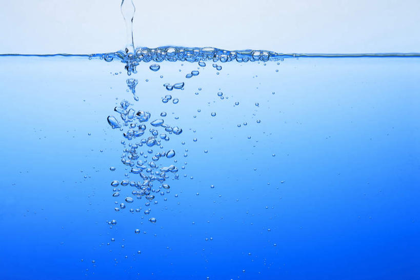 无人,横图,俯视,室内,特写,白天,水,阴影,波纹,蓝色背景,朦胧,模糊,天然,透明,光线,液体,影子,气泡,水滴,涟漪,漩涡,水泡,水珠,蓝色,水纹,自然,泡泡,摄影,影棚,圆弧,理智,沉静,冷色,高深,冷淡,彩图,高角度拍摄,影棚拍摄,拍摄