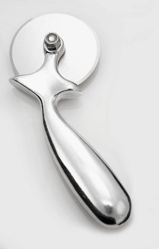 无人,竖图,俯视,室内,特写,白天,背景,白色背景,静物,金属制品,阴影,朦胧,模糊,反射,金属,影子,刀具,一个,白色,刀,摄影,影棚,单个,配景,披萨刀,比萨刀,比萨轮刀,轮刀,匹萨刀,匹萨轮刀,布景,彩图,高角度拍摄,影棚拍摄,拍摄,披萨轮刀