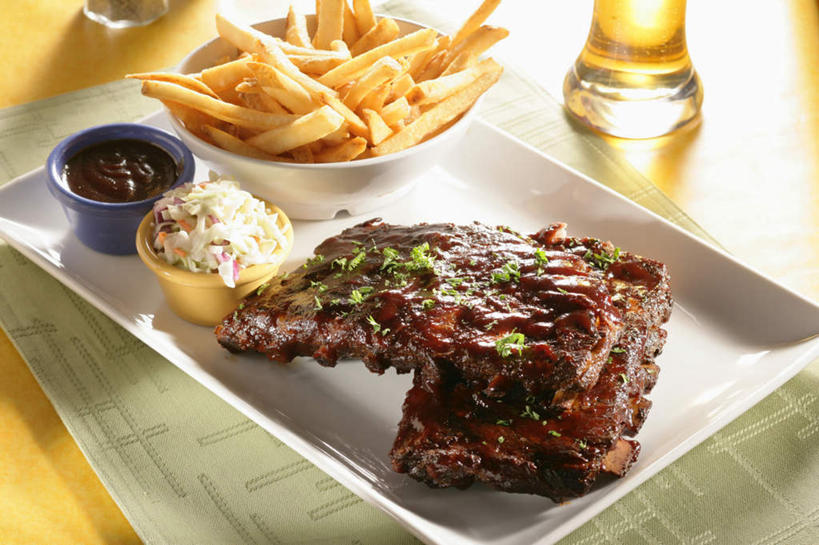 无人,横图,俯视,室内,特写,白天,烹饪,西餐,餐桌,桌子,蔬菜,土豆,椰菜,卷心菜,餐具,阴影,新鲜,反射,碟子,盘,影子,陶瓷,调料,酱料,酱汁,肉,生食,蔬菜沙拉,佐料,牛排,牛肉,沙拉,料理,食品,陶瓷制品,调味品,调味料,色拉,薯条,酱,沙律,菜肴,美食,肉类,食物,盘子,容器,碟,碗,快餐,四个,甘蓝,西式,佳肴,有机食品,绿色食品,餐台,色拉酱,储藏,储存,千岛酱,肉食,西式快餐,垃圾食品,馍馍蛋,沙茶酱,洋芋,山药蛋,马铃薯,结球甘蓝,甘兰,包心菜,彩图,高角度拍摄,贮存