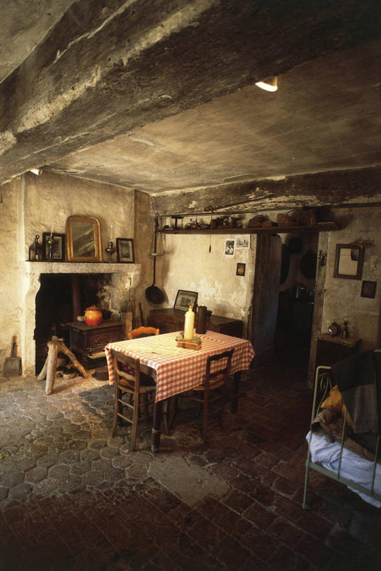 无人,竖图,室内,白天,壁炉,桌子,建筑,椅子,法国,古典,历史,桌布,摄影,横梁,考古学,横杆,布根地,彩图,过去