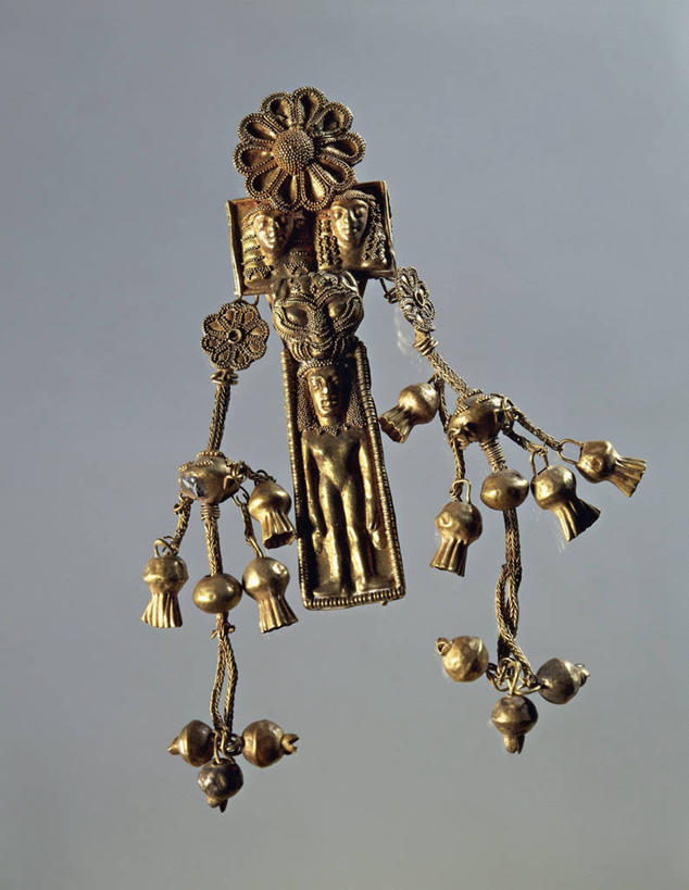 头,无人,竖图,狗,欧洲,土耳其,亚洲,灰色背景,标志,符号,标识,古代,灰色,人体,摄影,西亚,性别符号,古希腊,项坠,美术工艺,头部,彩图,影棚拍摄,男性符号,土耳其共和国,爱琴海地区,过去