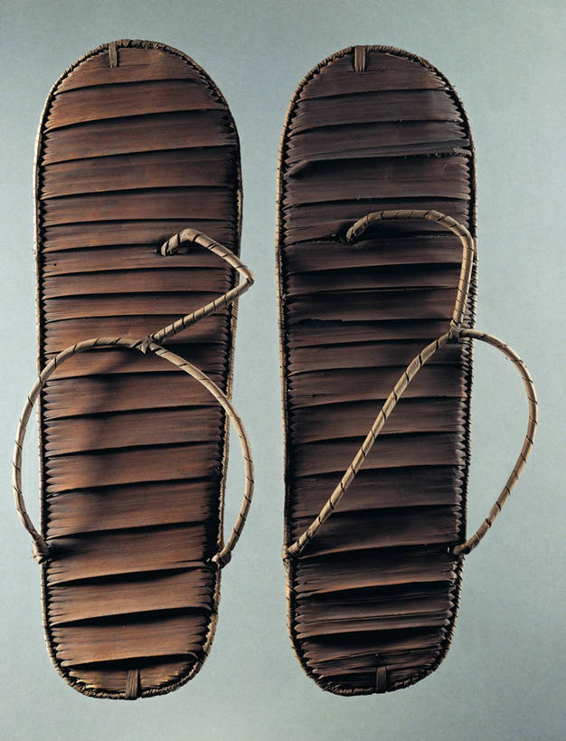 无人,竖图,特写,凉鞋,稻草,一对,两个,摄影,创造力,出示,古埃及文明,古代文明,彩图,影棚拍摄,传统服装,过去