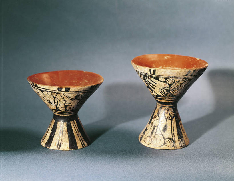 无人,横图,特写,灰色背景,杯,历史,两个,灰色,陶器,摄影,考古学,简单,美术工艺,彩图,影棚拍摄,阿兹特克文明,过去