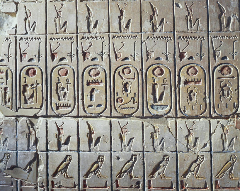 无人,横图,特写,正面,一排,整齐,鸟类,标志,符号,历史,标识,古代,排列,摄影,中东,象形文字,队列,性别符号,古埃及文明,古代文明,美术工艺,阿拜多斯,彩图,影棚拍摄,男性符号,过去