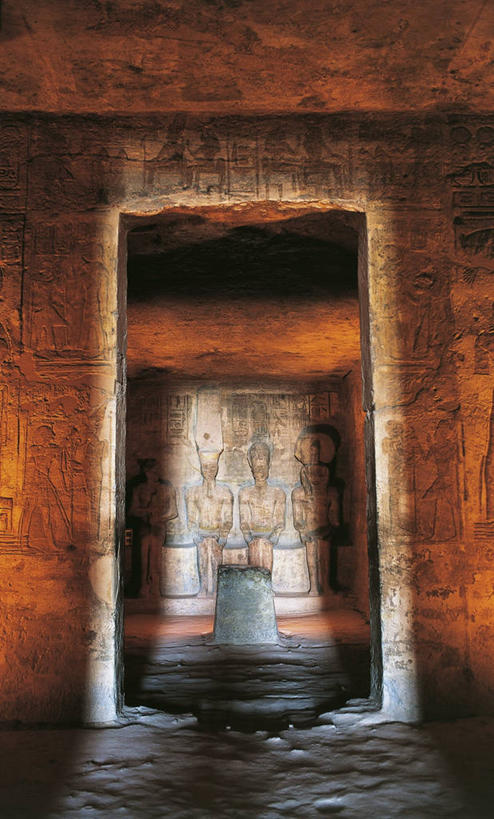 无人,寺庙,站,竖图,室内,城市,建筑,雕塑,非洲,埃及,苏丹,装饰,标志,雕像,符号,头饰,历史,标识,古代,地标建筑,摄影,宗教,照亮,考古学,中东,法老,宗教建筑,北非,首府,阿拉伯埃及共和国,金字塔之国,棉花之国,阿斯旺,阿斯旺省,阿非利加洲,性别符号,古埃及文明,古代文明,拉美西斯二世大神殿,苏丹共和国,努比亚,库赖迈,彩图,传统服装,旅行,努比亚文物遗址,努比亚遗址,男性符号,过去