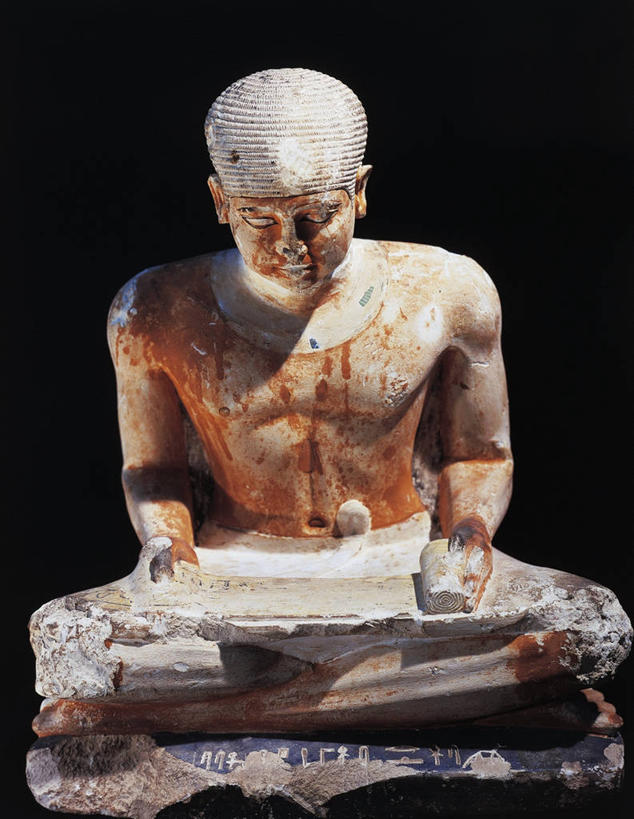 无人,坐,竖图,正面,黑色背景,标志,雕像,符号,拿着,历史,标识,一个,摄影,单个,考古学,专心,文档,性别符号,石灰石,美术工艺,盘着腿坐,彩图,影棚拍摄,男性符号,过去