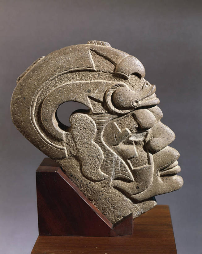 无人,竖图,海豚,雕塑,墨西哥,灰色背景,标志,符号,历史,标识,一个,灰色,摄影,单个,拉丁美洲,韦拉克鲁斯州,性别符号,美术工艺,彩图,影棚拍摄,浅浮雕,男性符号,拟人,过去,斧