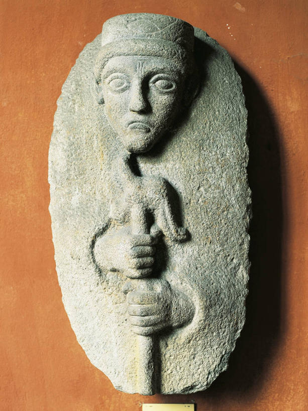 无人,竖图,特写,正面,雕塑,黎巴嫩,标志,符号,首都,拿着,历史,标识,一个,凝视,摄影,褐色背景,单个,考古学,简单,性别符号,贝鲁特,美术工艺,彩图,影棚拍摄,男性符号,过去