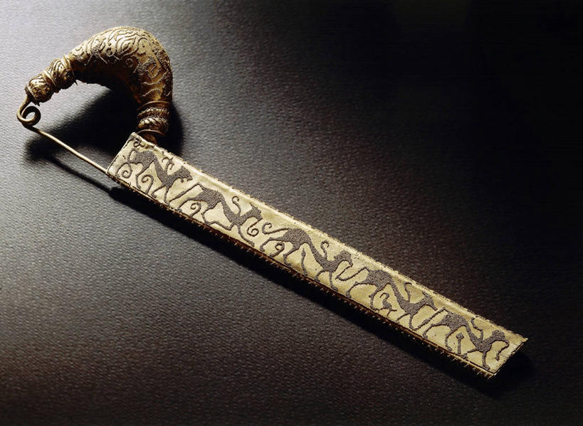 无人,横图,特写,雕塑,意大利,灰色背景,历史,一个,灰色,人体,摄影,单个,胸针,考古学,托斯卡纳区,腓骨,美术工艺,彩图,影棚拍摄,雕刻术,过去