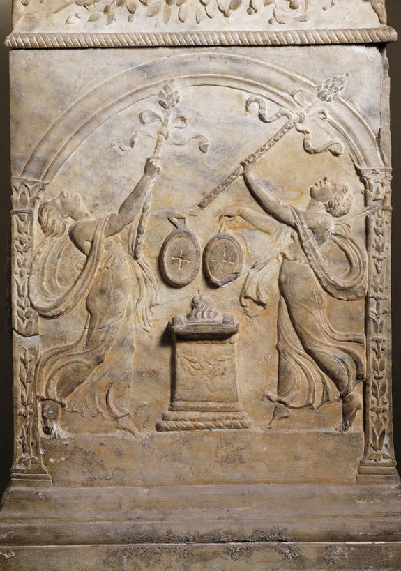 无人,站,举,竖图,侧面,民族服装,古罗马,托,人体,摄影,祭坛,手艺,古代文明,美术工艺,手臂,举起,举手,举着,向上举,向上伸,向上托,彩图,全画面,全框架,全帧,传统服装,民俗服,浅浮雕,全画幅