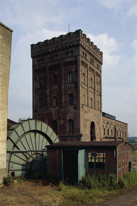 无人,竖图,室外,白天,正面,采矿业,建筑,德国,历史,砖墙,地标建筑,工业,摄影,矿产,矿物,德国文化,工业建筑,彩图,过去