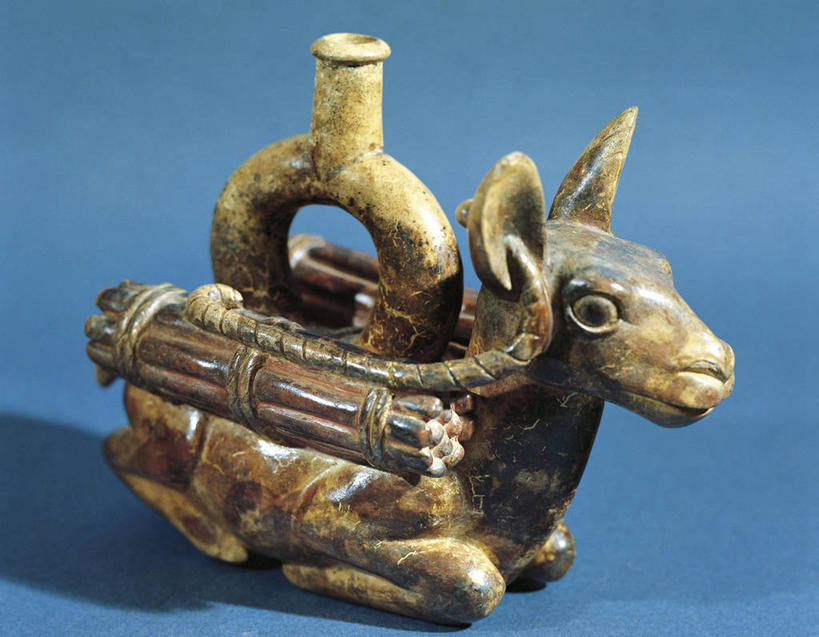 无人,横图,蓝色背景,褐色,陶瓷制品,一个,容器,摄影,单个,运送,装货,古代文明,美术工艺,神父,彩图,影棚拍摄