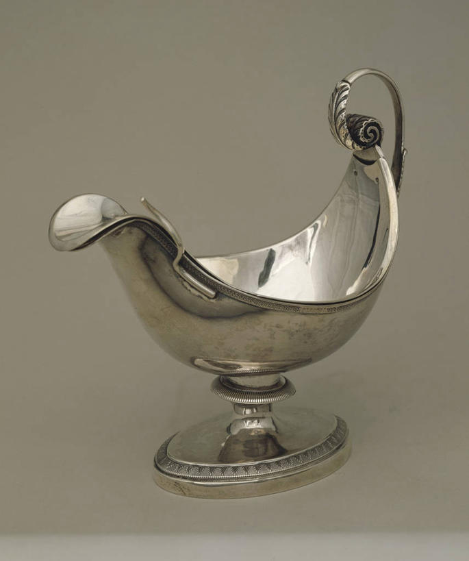 无人,竖图,餐具,银,灰色背景,装饰,光线,金属,光芒,历史,古代,一个,灰色,摄影,单个,古董,考古学,美术工艺,彩图,影棚拍摄,酱油壶