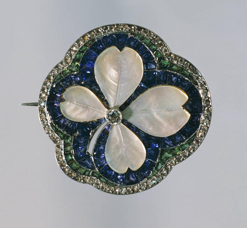 无人,横图,竖图,特写,叶子,珠宝,蓝色背景,三叶草,钻石,一个,财富,摄影,单个,胸针,祖母绿,美术工艺,蓝宝石,彩图,影棚拍摄