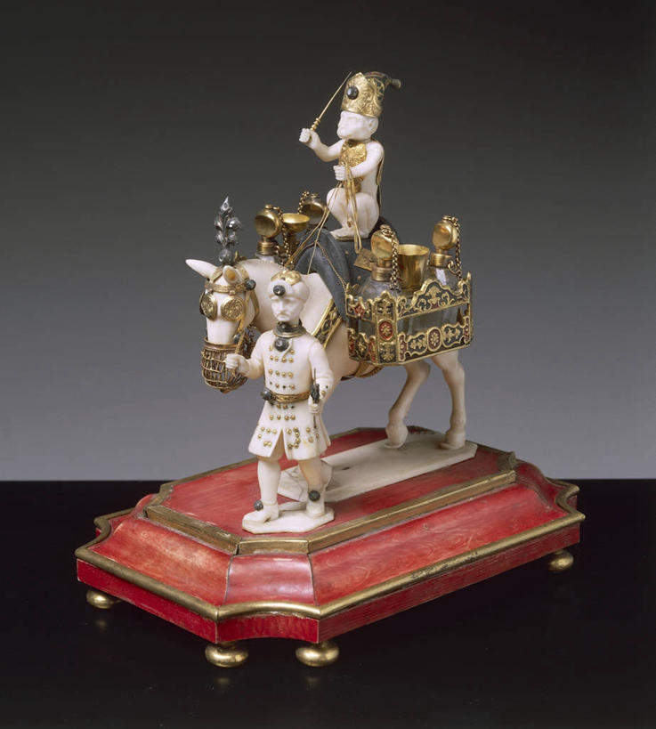 无人,竖图,象牙,珐琅,珠宝,灰色背景,标志,符号,历史,标识,钻石,古代,一个,灰色,摄影,单个,骡子,性别符号,石英,美术工艺,彩图,影棚拍摄,乌木,男性符号