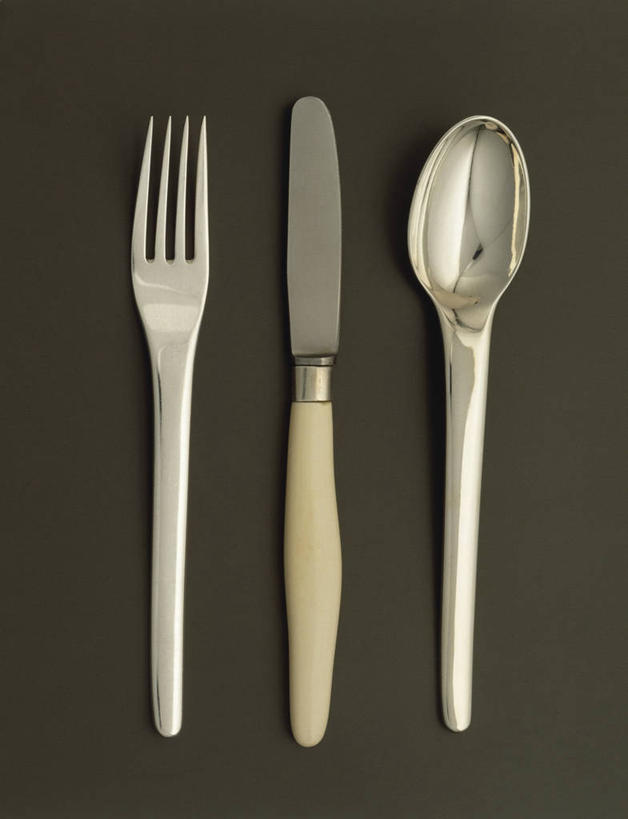 无人,竖图,俯视,餐具,银,灰色背景,装饰,并排,金属,叉,历史,三个,灰色,把手,汤匙,摄影,餐刀,彩图,高角度拍摄,影棚拍摄,乌木