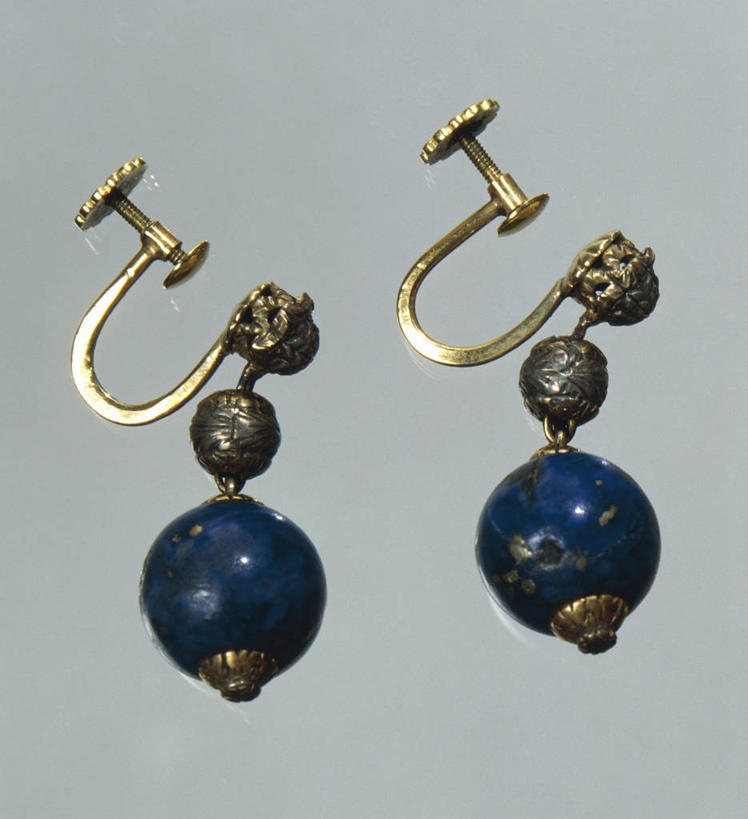 无人,竖图,一对,两个,蓝色,摄影,古董,华贵,耳饰,美术工艺,彩图,影棚拍摄,天青石