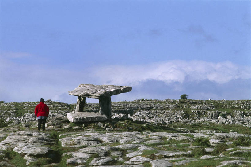 横图,室外,白天,旅游,度假,美景,建筑,爱尔兰,地平线,景观,辽阔,地面,历史,娱乐,废墟,自然,享受,休闲,广阔,景色,放松,摄影,一望无际,考古学,自然风光,延伸,天地相交,克莱尔郡,无边无际,一马平川,彩图,巴伦,爱尔兰文化