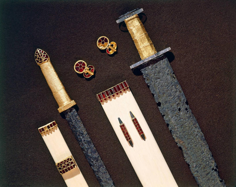 无人,横图,竖图,特写,珐琅,黑色背景,历史,把手,摄影,考古学,安全套,古代文明,美术工艺,景泰蓝,彩图,影棚拍摄,匕首