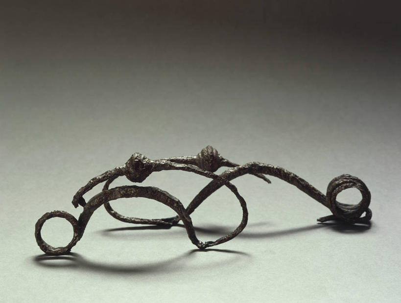 无人,横图,特写,灰色背景,历史,两个,绿色,灰色,人体,摄影,考古学,创造力,简单,腓骨,古代文明,想法,美术工艺,彩图,影棚拍摄,铜绿