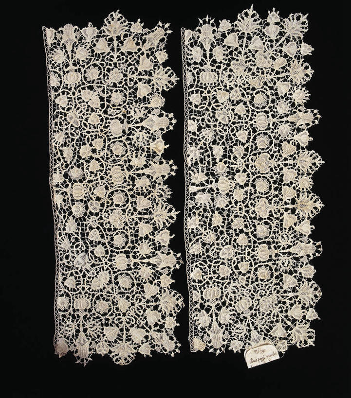 无人,竖图,方图,特写,纺织品,刺绣,黑色背景,花纹,对称,花边,历史,两个,工艺品,摄影,创造力,脆弱,拼接,针织品,式样,美术工艺,彩图,影棚拍摄