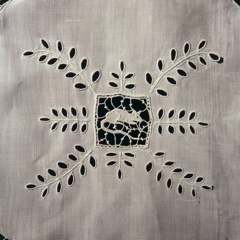 无人,横图,方图,特写,窗帘,花纹,形状,白色,摄影,英文字母,鼠,式样,几何形状,彩图,全画面,全框架,全帧,影棚拍摄,全画幅