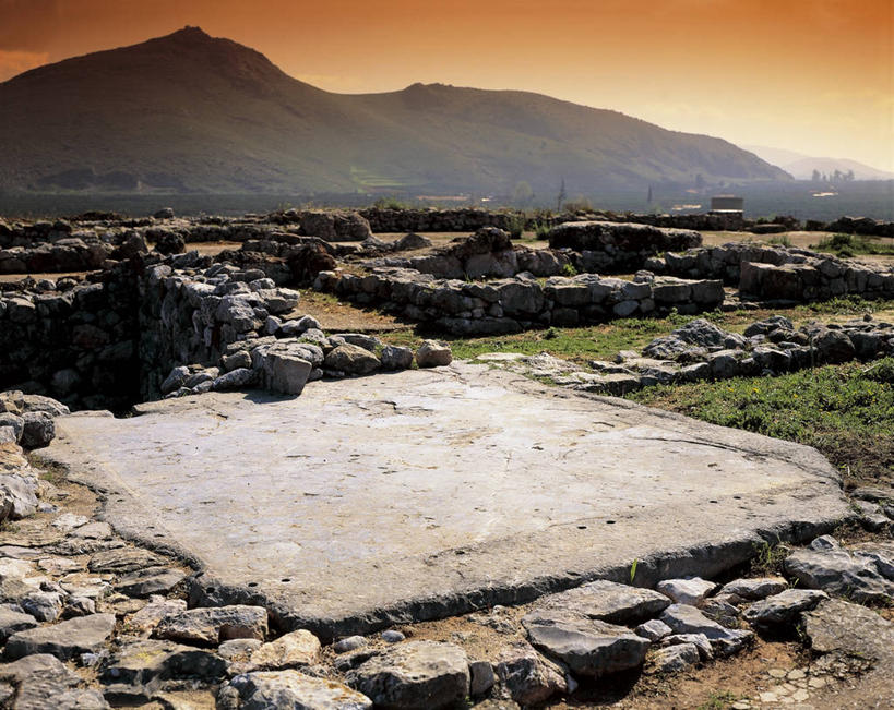 无人,宫殿,横图,室外,白天,山,山脉,地板,希腊,欧洲,地形,地面,图像,历史,废墟,风景,天空,自然,摄影,地中海文化,南欧,主题,沉积岩,地貌,万里无云,构图,石灰石,伯罗奔尼撒,中部希腊大区,提那雅恩斯,岩石,彩图,旅行,时空,传统文化