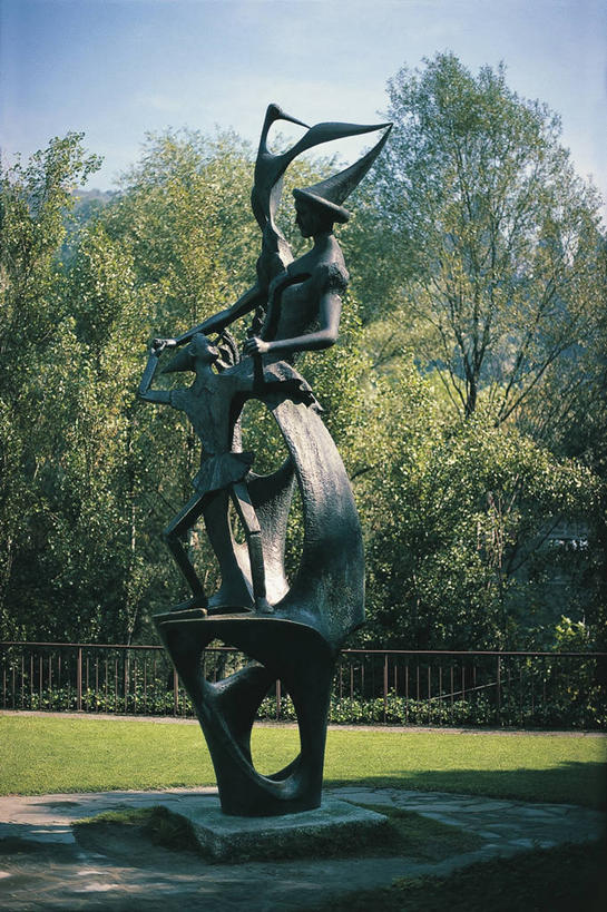 无人,栏杆,竖图,室外,白天,植物,雕塑,意大利,欧洲,阴影,雕像,云,纪念碑,图像,草,树,天空,虚构,摄影,仙女,国家公园,地中海文化,南欧,边界,主题,自然现象,托斯卡纳区,构图,彩图,旅行,时空,传统文化