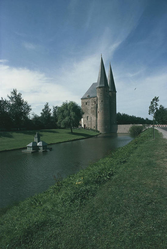 无人,竖图,室外,白天,植物,建筑,欧洲,荷兰,城堡,流水,云,图像,草,树,风景,天空,自然,摄影,运河,人造,主题,构图,泽兰省,彩图,旅行,时空