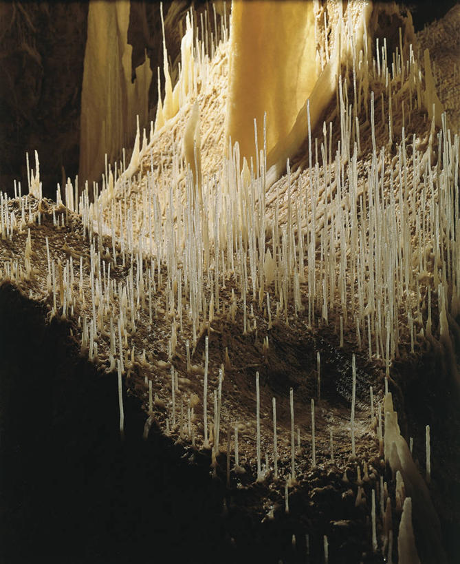 无人,竖图,俯视,室外,白天,美景,意大利,欧洲,冰,景观,冰柱,图像,自然,概念,景色,寒冷,摄影,洞穴,国家公园,地中海文化,南欧,自然风光,主题,视角,地貌,构图,马尔凯大区,岩石,彩图,高角度拍摄,旅行,时空,传统文化