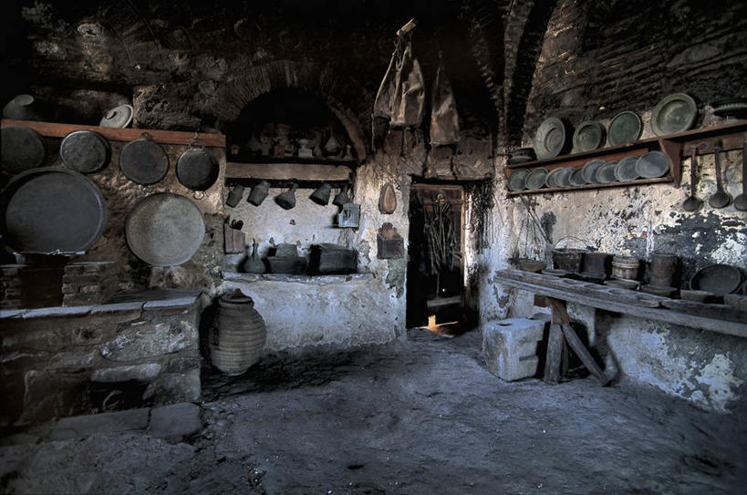 无人,横图,室内,厨房,家具,希腊,欧洲,古典,图像,架子,物品,盘子,摄影,风格,地中海文化,南欧,主题,器具,刮刀,厨房器具,构图,塞萨利大区,特里卡拉,中部希腊大区,烹调用具,彩图,旅行,时空,传统文化,状态