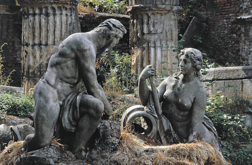 无人,横图,室外,特写,白天,建筑,雕塑,奥地利,欧洲,维也纳,标志,雕像,符号,柱子,墙,首都,图像,标识,砖墙,摄影,主题,中欧,性别符号,构图,舍恩布龙宫,彩图,旅行,时空,男性符号