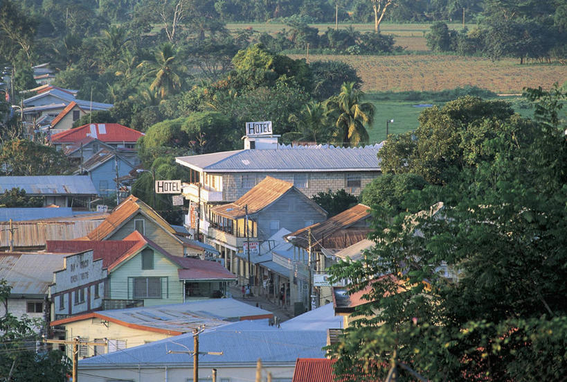 无人,农场,横图,俯视,室外,白天,农业,植物,建筑,街道,酒店,棕榈树,伯利兹,标志,文字,房屋,屋顶,田地,城镇,图像,树,摄影,英文字母,人造,住房,中美洲,主题,动力设备,美洲,交通标志,视角,首府,亚美利加洲,构图,中美,中亚美利加洲,大写字母,彩图,高角度拍摄,旅行,时空,输电塔,卡哈帕奇,卡约区,圣伊格纳西奥