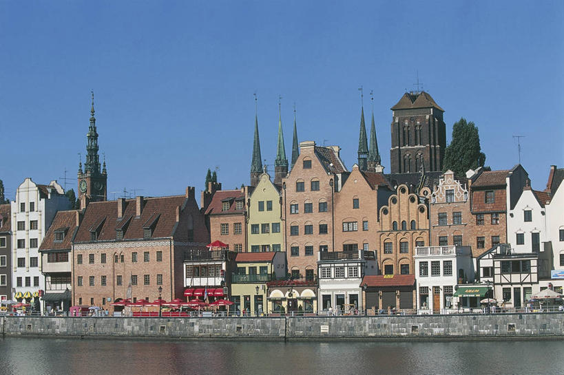 无人,码头,横图,室外,白天,河流,城市,港口,建筑,欧洲,波兰,反射,墙,流水,塔,尖顶,市场,图像,货摊,蓝色,天空,摄影,人造,都市风光,主题,东欧,中欧,万里无云,构图,波兰共和国,格但斯克,彩图,旅行,摆渡口,埠头,渡口,渡头,港湾,海港,货运码头,口岸,商港,彼得哥什,时空