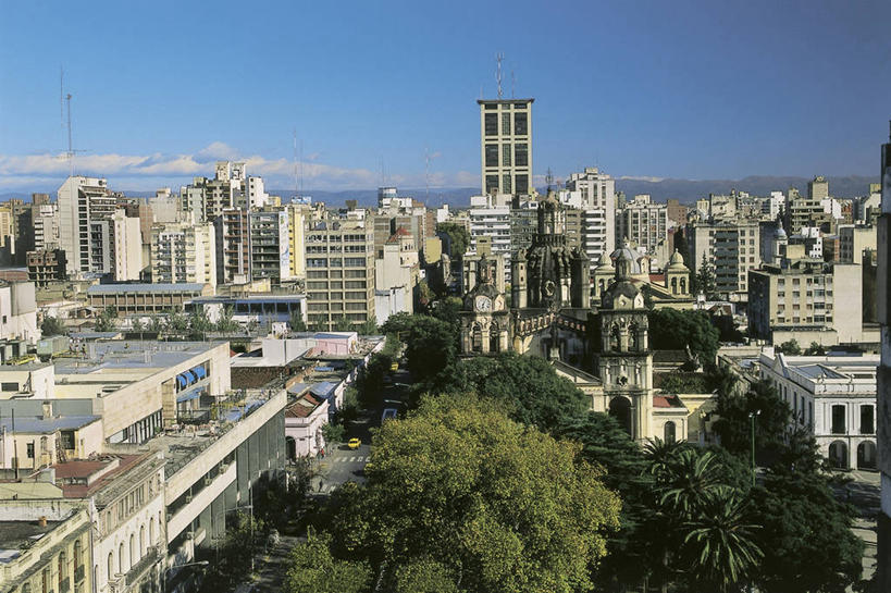 无人,横图,俯视,室外,白天,植物,城市,建筑,摩天大楼,阿根廷,云,图像,树,天空,办公大楼,南美,摄影,人造,拉丁美洲,都市风光,主题,美洲,自然现象,视角,科多巴省,科尔多瓦,构图,彩图,高角度拍摄,旅行,时空