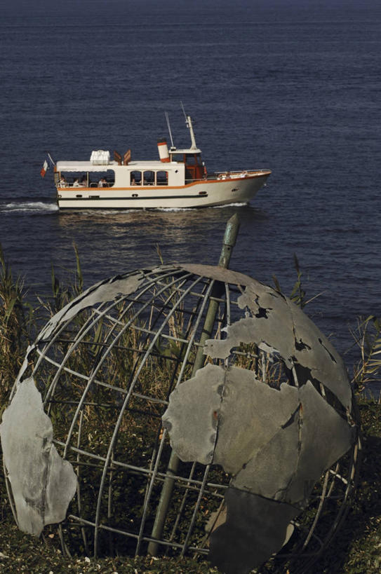 无人,竖图,室外,白天,河流,船,法国,欧洲,波纹,金属,草,运输,摄影,普罗旺斯,地中海文化,圣曹菲,彩图,旅行